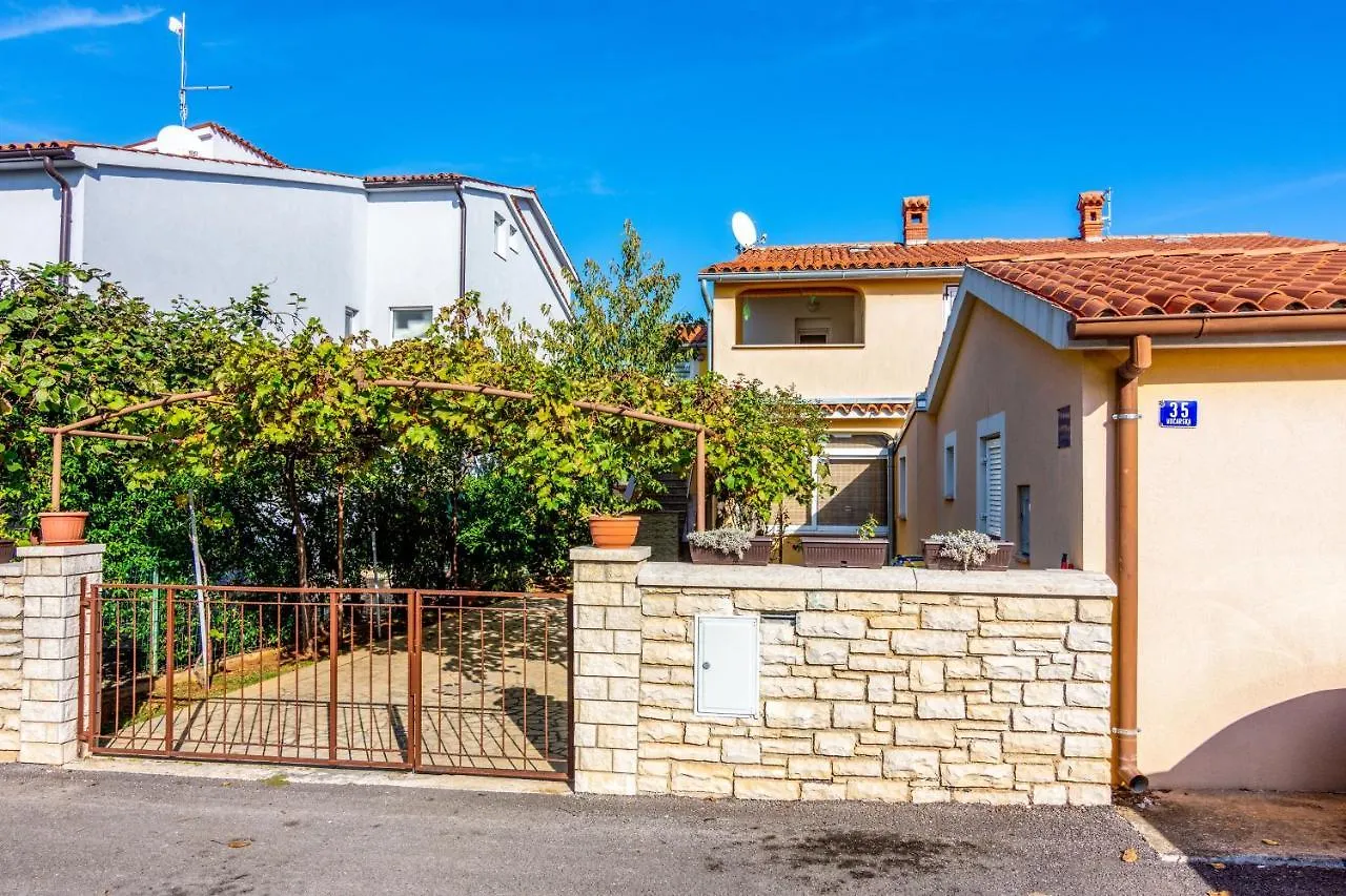 Apartment Valbandon 7352A Fazana Croatia