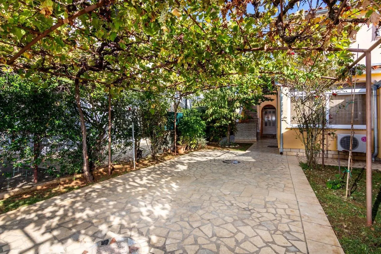 Apartment Valbandon 7352A Fazana